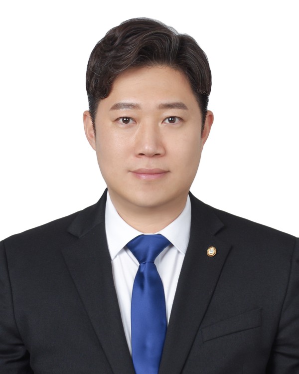 [사진] 수원시의회 더불어민주당 원내대표 김동은