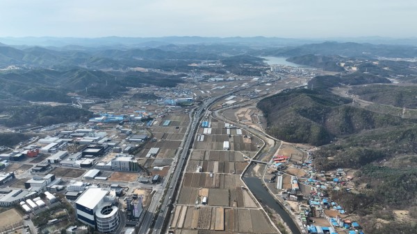 [사진] 용인 첨단 시스템 반도체 국가산단이 들어설 이동·남사읍 일대 전경. 중앙을 관통하는 도로가 국도 45호선