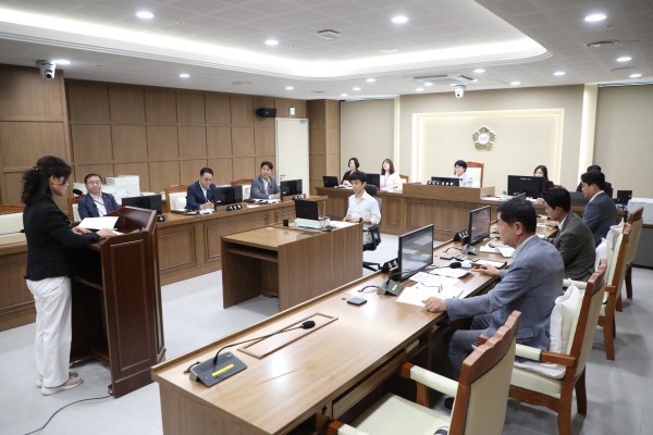 [사진] 수원특례시의회 환경안전위원회 주요업무 추진실적 보고청취