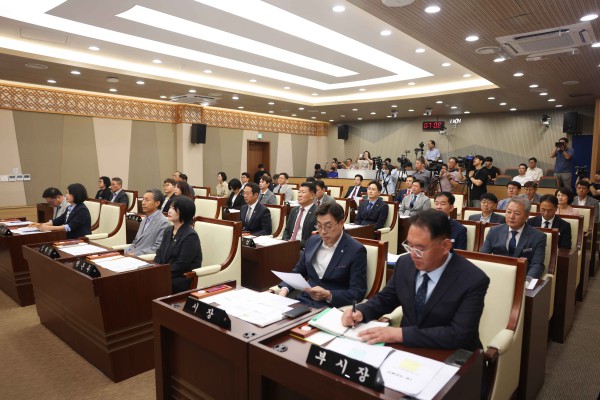[사진] 제266회 제1차 정례회 제1차 본회의 전경