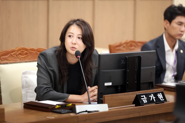 [사진] 수원특례시의회 도시미래위원회에서 금가현 위원이 발언을 하고 있다