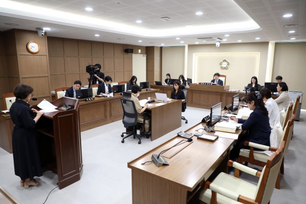 [사진] 제403회 임시회 도시미래위원회가 2026년 주요업무 추진실적 보고 청취하고 있다.