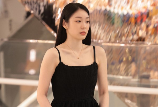 [사진] 전 피겨스케이팅 국가대표 김연아가 7일 ‘루즈 디올 온스테이지 컬렉션’  행사에 참석하는 모습