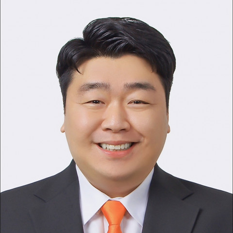 정희윤 후보