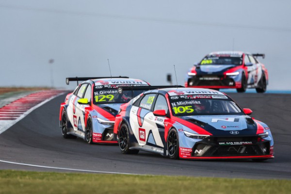 2025 TCR 월드투어 5라운드 호주 대회에서 현대자동차 ‘더 뉴 엘란트라 N TCR(국내명: 더 뉴 아반떼 N TCR)’이 주행하는 모습