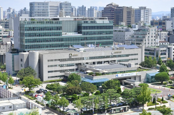 수원시청사 전경 