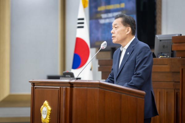 이재준 수원시장이 제397회 수원특례시의회 제2차 정례회에서 2026 시정연설을 하고 있다.  
