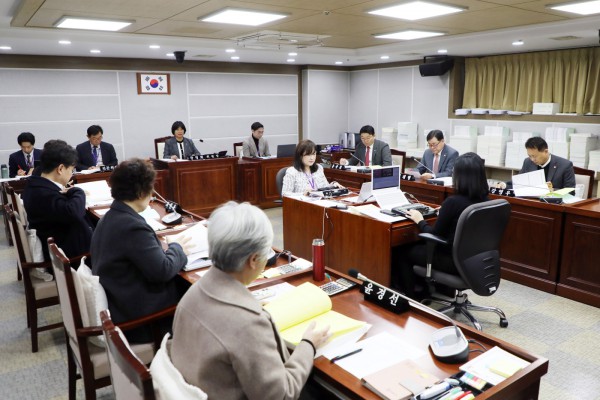 수원특례시의회 기획경제위원회 안건 심사