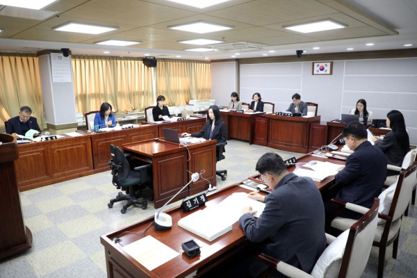 수원특례시의회 보건복지위원회 안건 심사