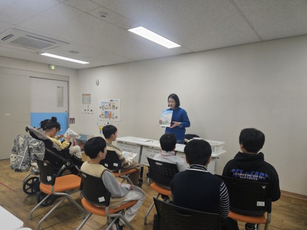 수원시 호매실도서관이 ‘마음치유 그림책상담소’를 운영하고 있다.