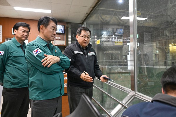 의정부시는 생활쓰레기 직매립 금지 시행에 따라 1월 15일 자원회수시설을 방문해 운영 현황을 살피고, 폐기물 처리 업무에 전념하고 있는 현장 직원들을 격려했다.