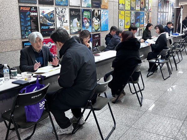 ‘2026년 부천 중소기업 지원정책 종합설명회’ 상담 부스에서 상담 진행 모습