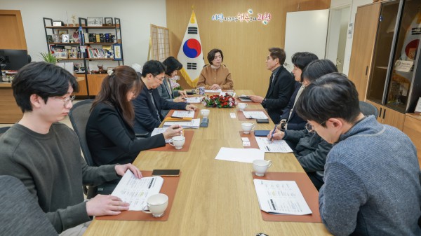  과천시 청년창업지원펀드 투자전략 보고회(사진 가운데 신계용 과천시장)