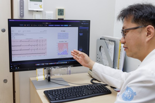분당서울대병원 응급실에서 사용 중인 ECG Buddy. 심전도 이미지를 인공지능이 분석해준다.